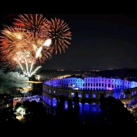 Apartment Ory 2 Between The Beach And City Center Pula Bagian luar foto