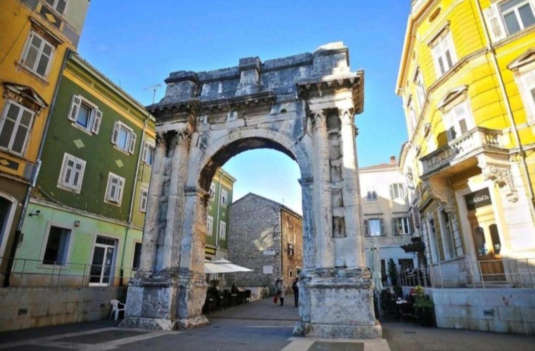 Apartment Ory 2 Between The Beach And City Center Pula Bagian luar foto