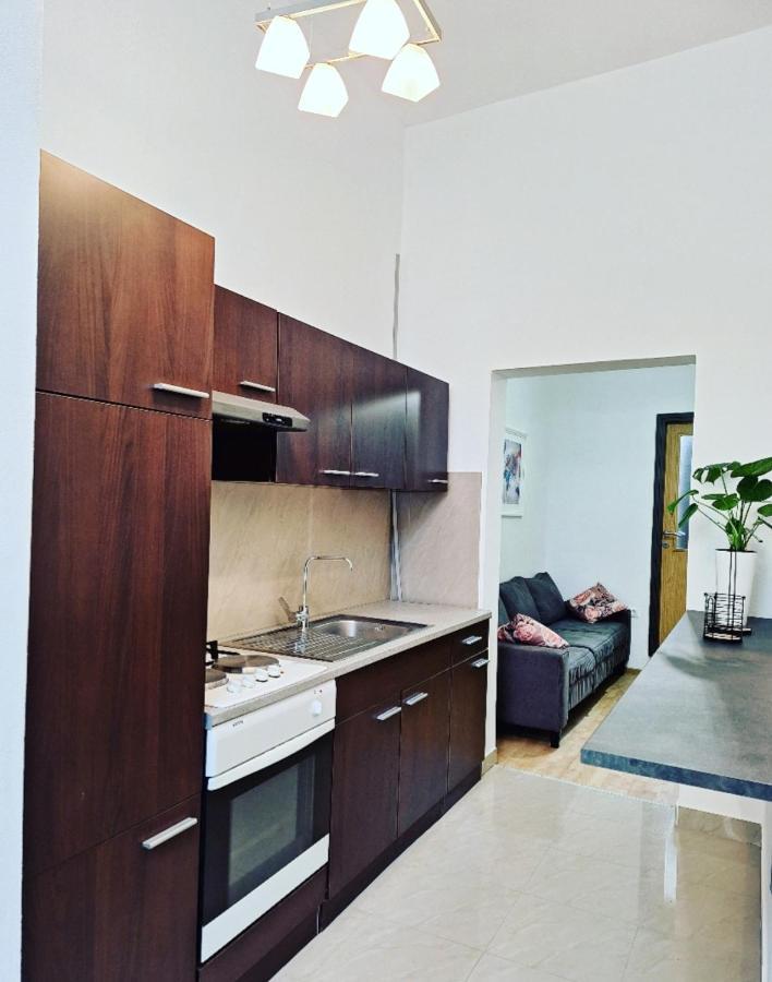 Apartment Ory 2 Between The Beach And City Center Pula Bagian luar foto